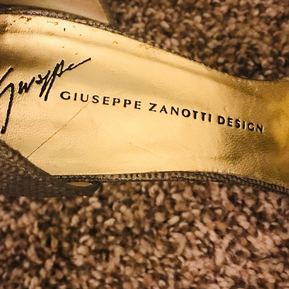 Giuseppe Zanetti Woman’s silver Heels Size 37 - Picture 8 of 8